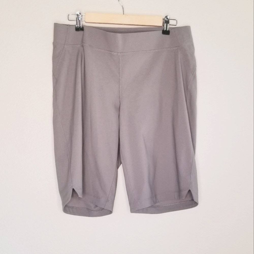 Columbia activewear gray activewear shorts